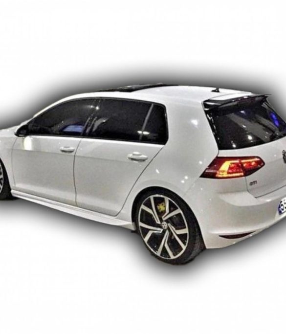 Volkswagen Golf 7.5 (2017-2020) Uyumlu Aero Style Plastik Yan Marşpiyel Takımı